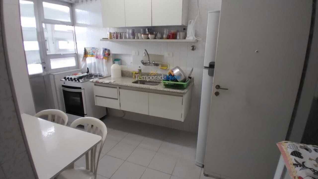 Apartamento para aluguel de temporada em Guarujá (Pitangueiras)