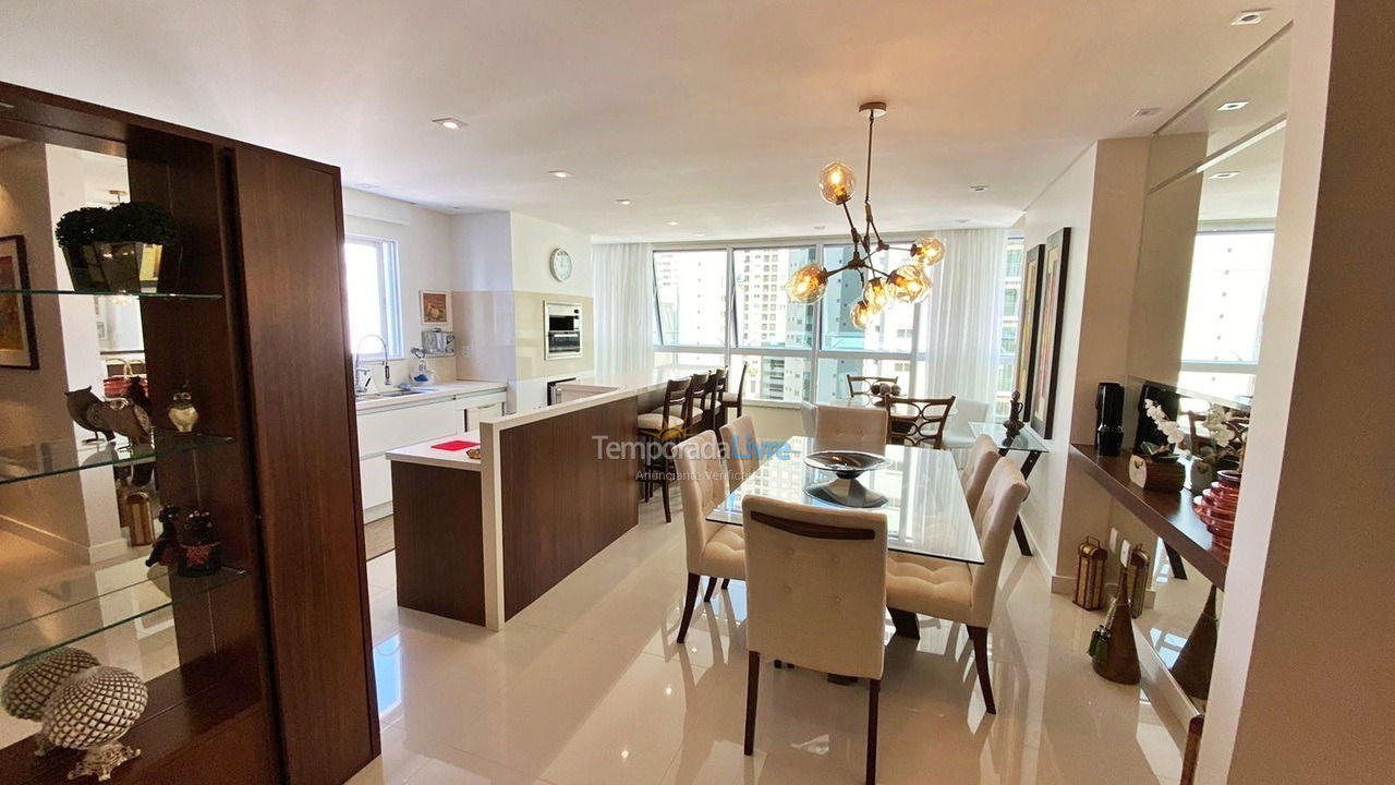 Apartamento para aluguel de temporada em Balneário Camboriú (Praia Central)
