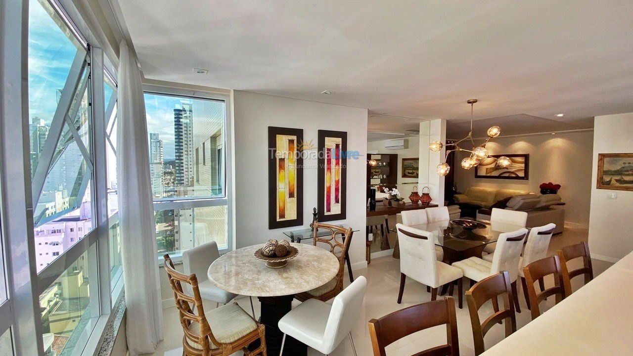 Apartamento para aluguel de temporada em Balneário Camboriú (Praia Central)