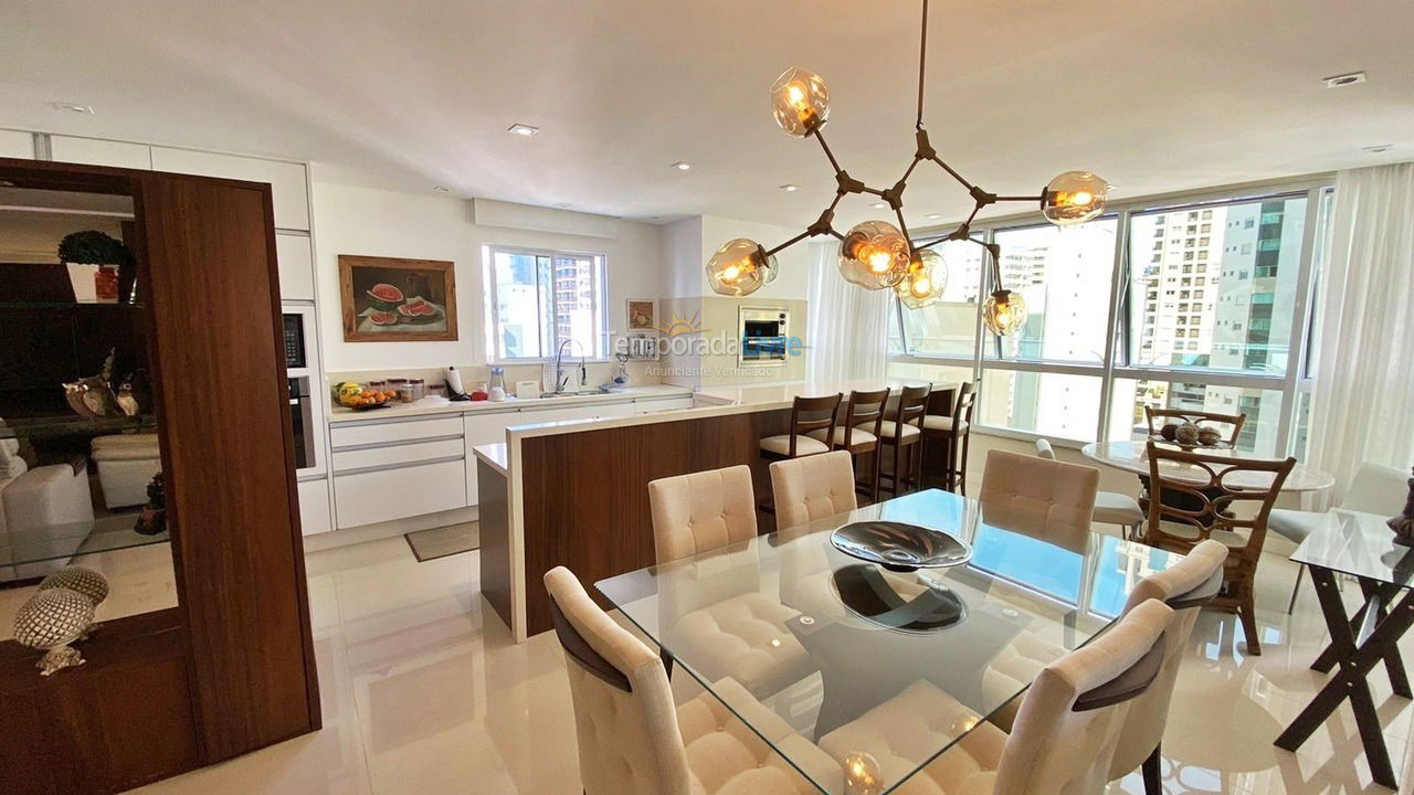 Apartamento para aluguel de temporada em Balneário Camboriú (Praia Central)