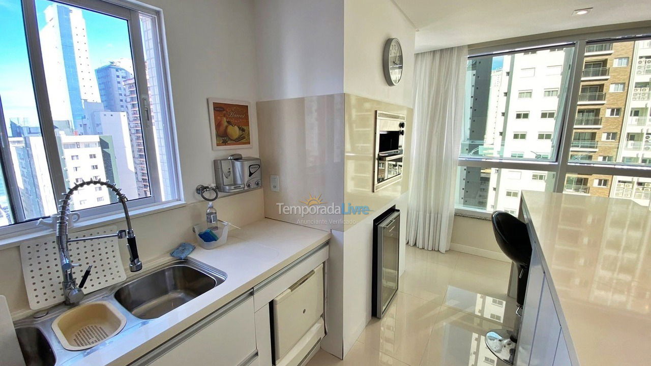 Apartamento para aluguel de temporada em Balneário Camboriú (Praia Central)