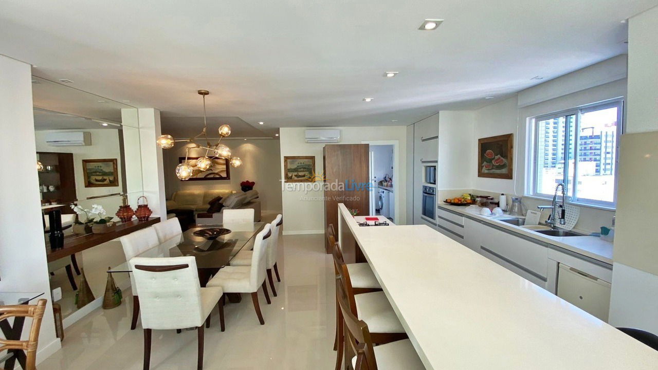 Apartamento para aluguel de temporada em Balneário Camboriú (Praia Central)