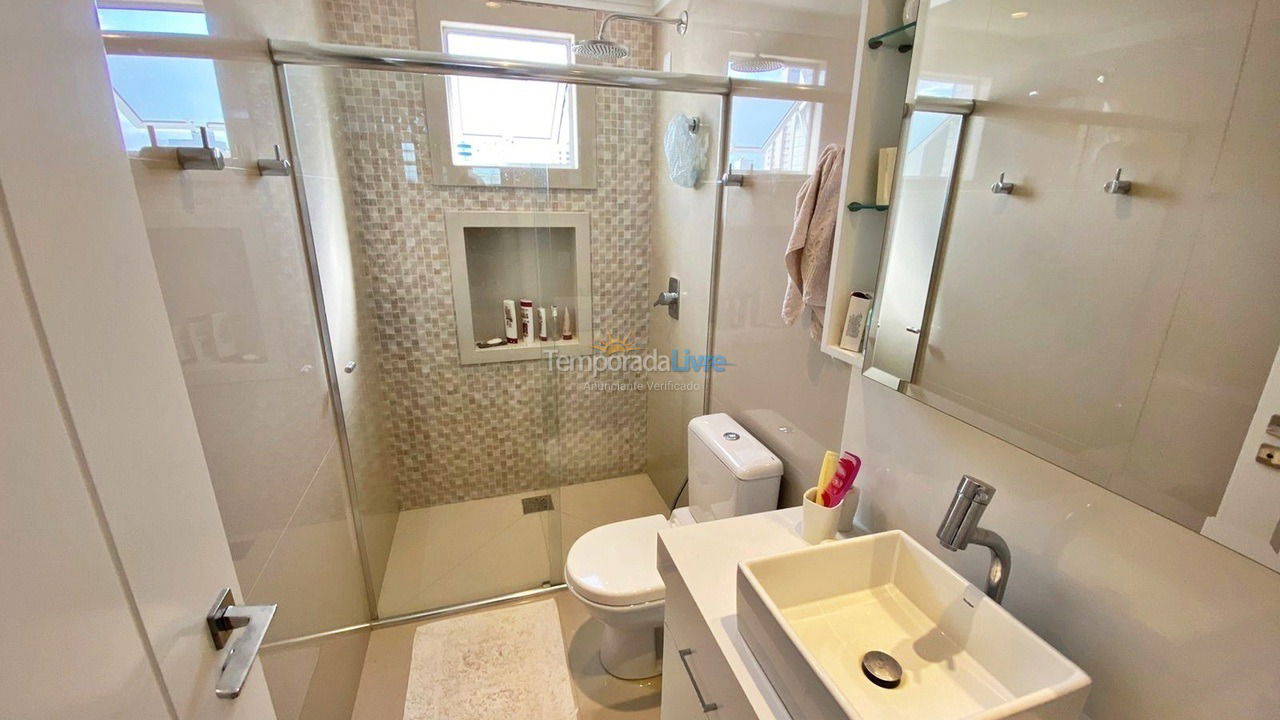 Apartamento para aluguel de temporada em Balneário Camboriú (Praia Central)