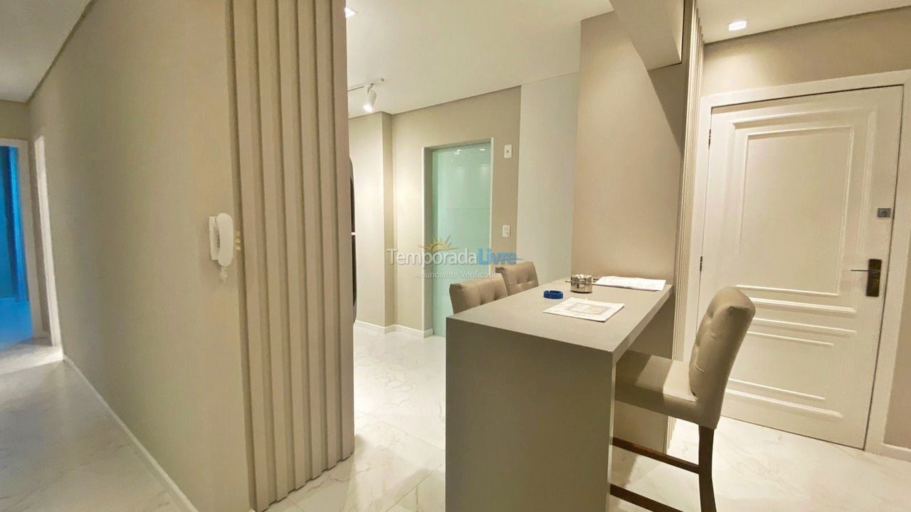 Apartamento para aluguel de temporada em Balneário Camboriú (Praia Central)