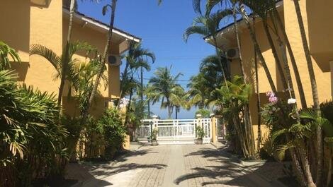 Available for New Year's Eve! House 30 meters from the beach in condominium