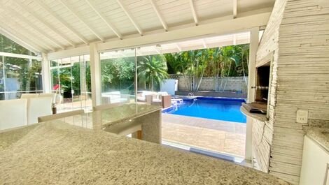 House with swimming pool Front Praia Mole Condominium - SEASON RENT