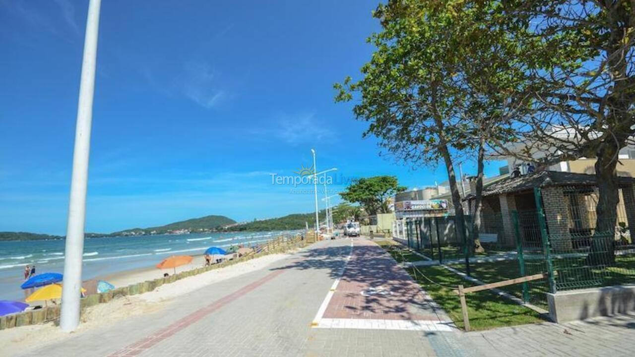 Casa para aluguel de temporada em Bombinhas (Praia de Bombas)