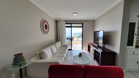 Apartment overlooking the sea. Great location!