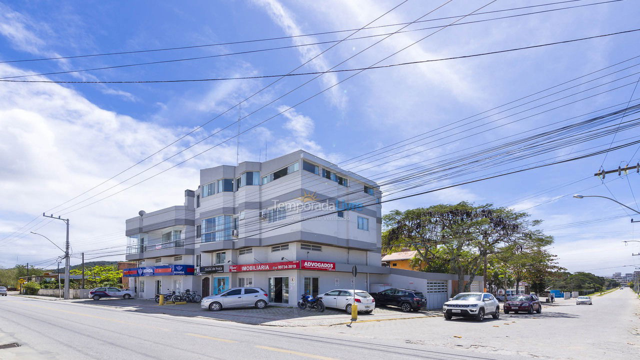 Apartamento para aluguel de temporada em Bombinhas (Canto Grande)