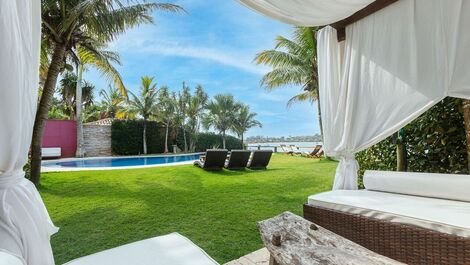 Buz008 - Luxurious house with pool in front of the sea in Buzios