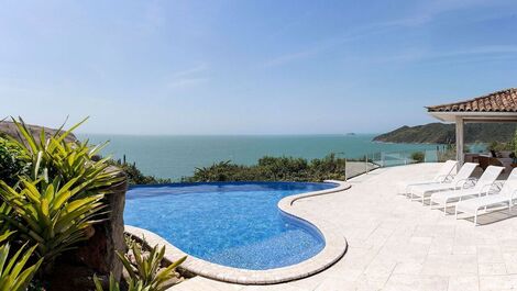 Buz021 - Luxury villa with pool on the seafront in Buzios