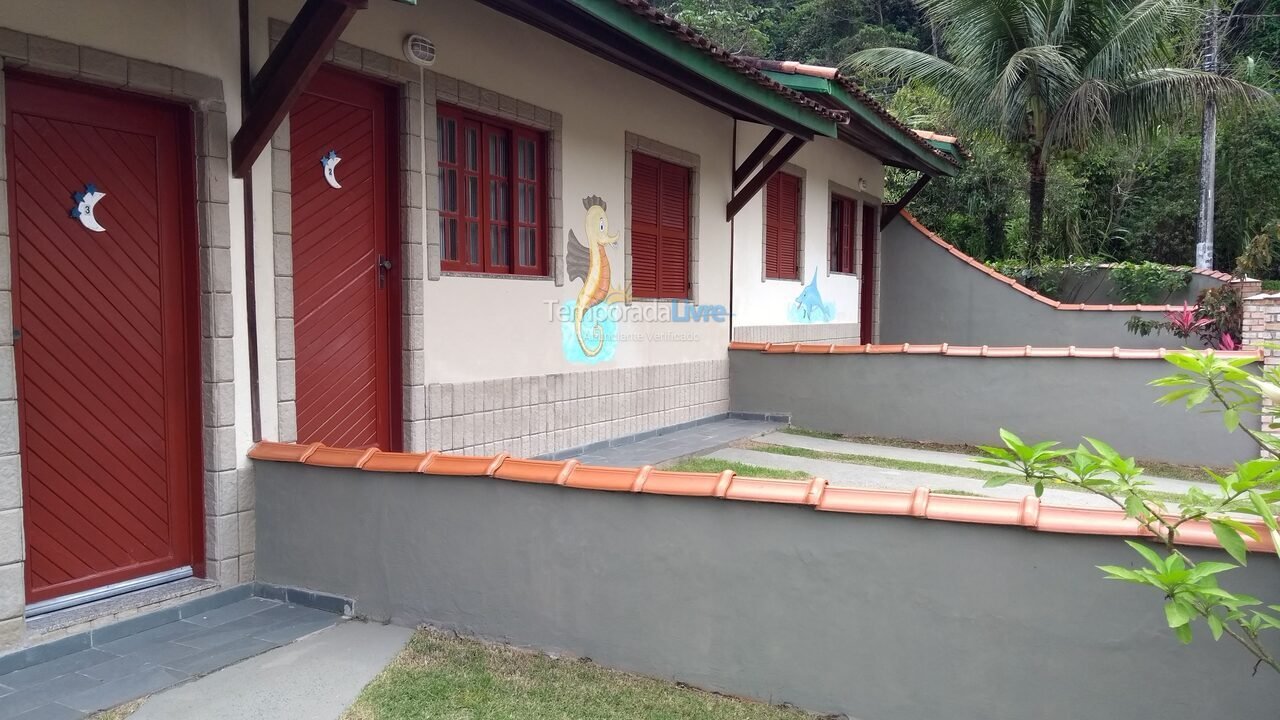 Casa para aluguel de temporada em Caraguatatuba (Praia da Cocanha Massaguaçu)