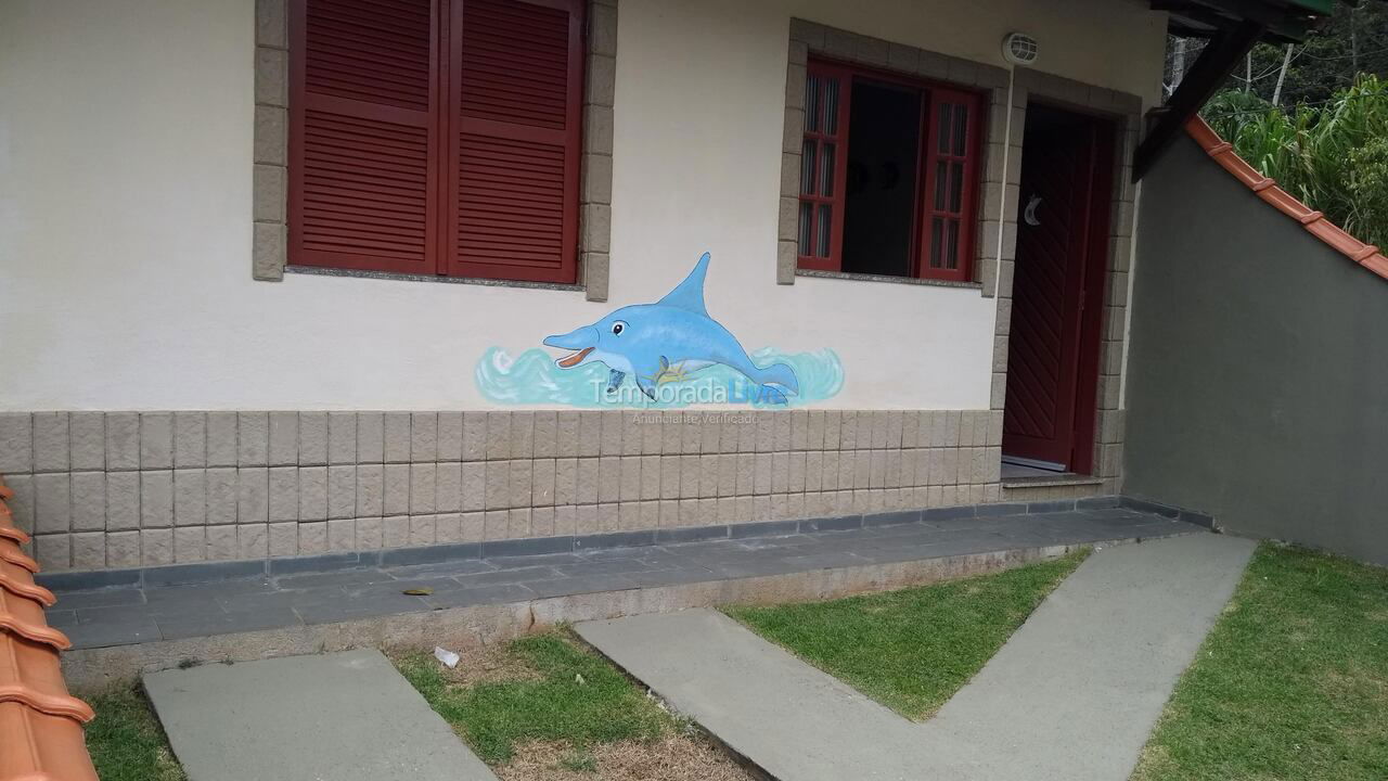 Casa para aluguel de temporada em Caraguatatuba (Praia da Cocanha Massaguaçu)