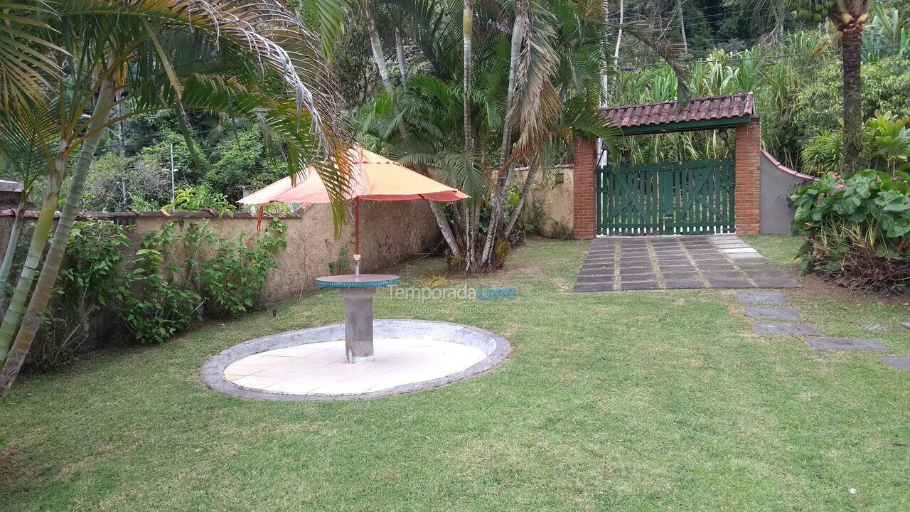 House for vacation rental in Caraguatatuba (Praia da Cocanha Massaguaçu)