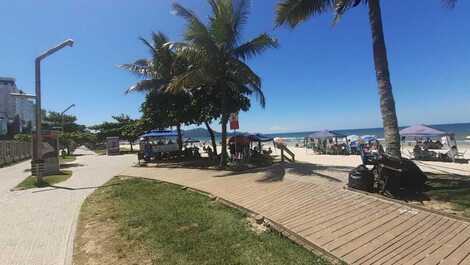 Apartamento meia praia lateral para o mar