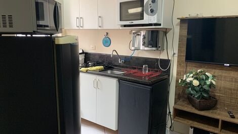 Cozinha completa,uma geladeira e um frigobar 