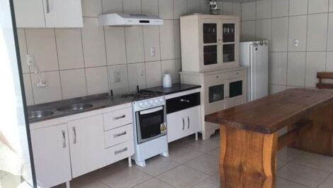 House for Rent in Zimbros / Bombinhas - SC, 50 meters from the sea.