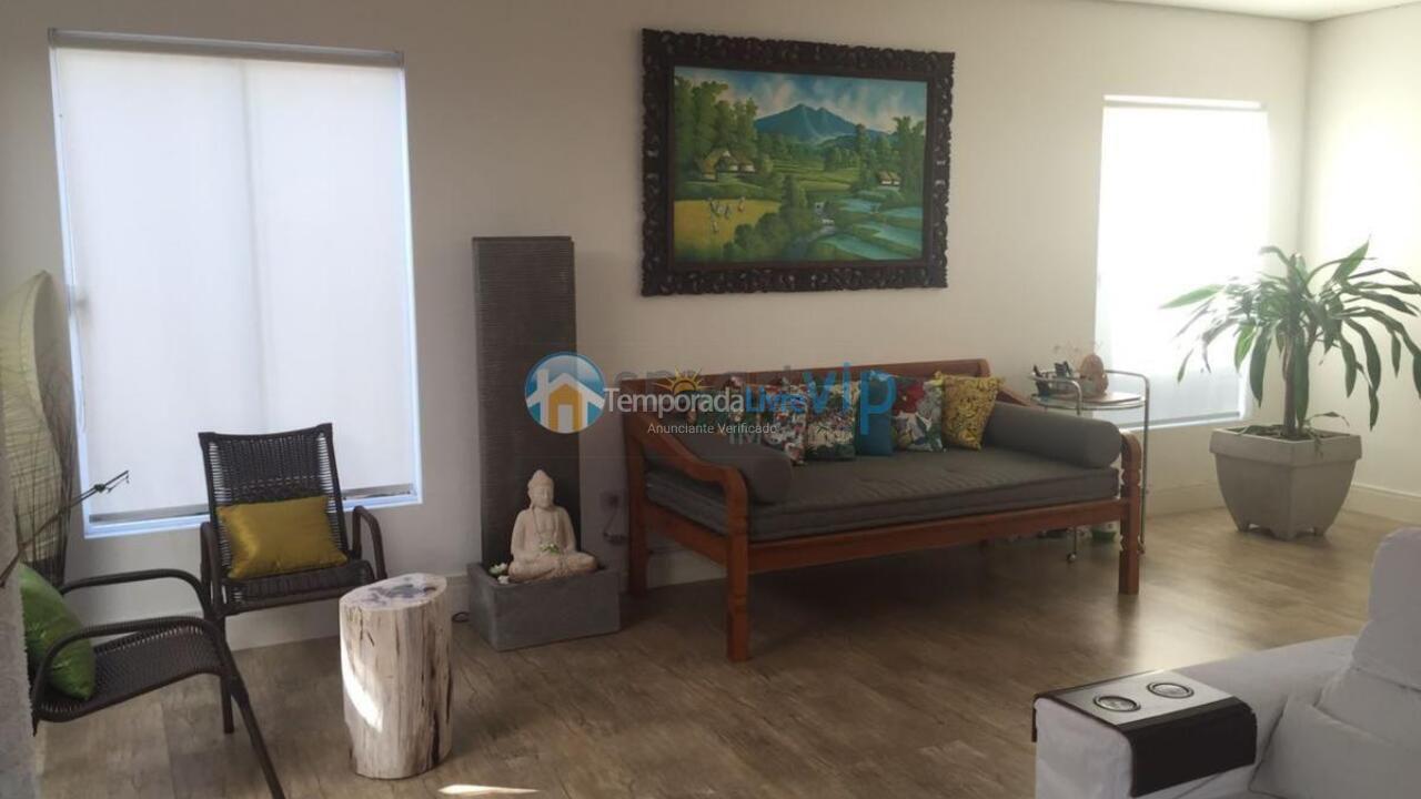Casa para aluguel de temporada em São Sebastião (Maresias)