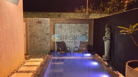 Casa com 3 Dormitorios em Maresias, Condominio Fechado, 100 Metros...