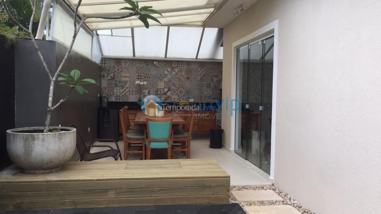 Casa para aluguel de temporada em São Sebastião (Maresias)