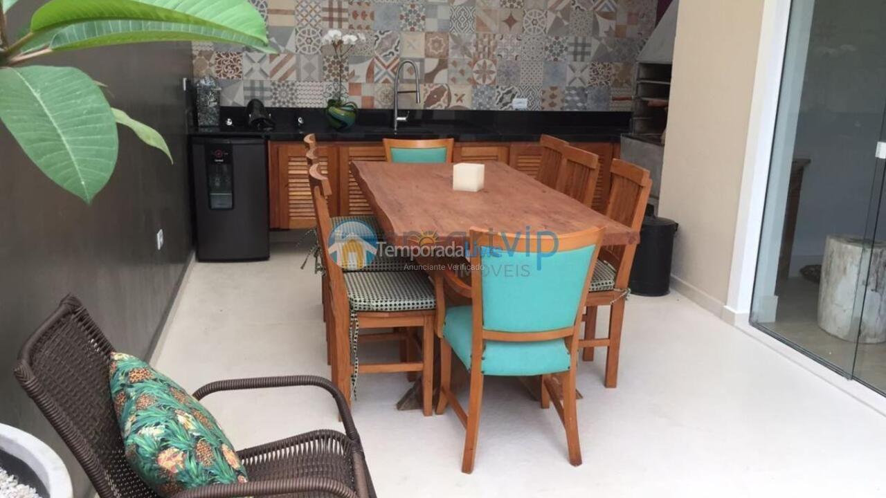 Casa para aluguel de temporada em São Sebastião (Maresias)