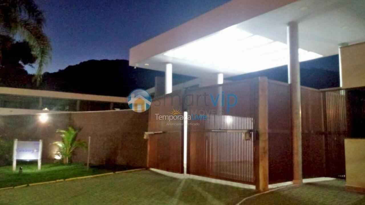 Casa para aluguel de temporada em São Sebastião (Camburi)
