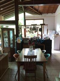 Beautiful house in Condominium in Ubatuba, Praia do Prumirim, 4 Bedrooms (2 S...