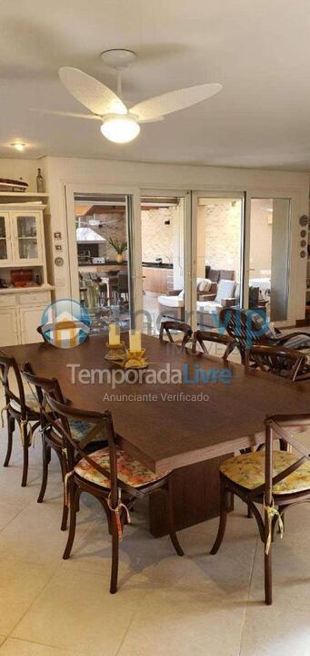 Casa para alquiler de vacaciones em São Sebastião (Praia da Baleia)
