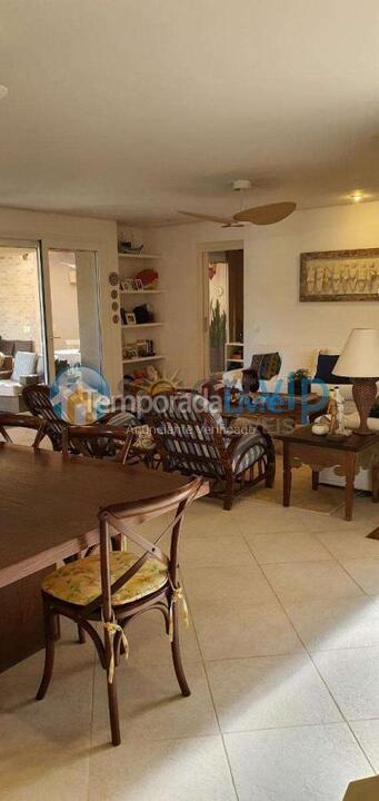 Casa para alquiler de vacaciones em São Sebastião (Praia da Baleia)