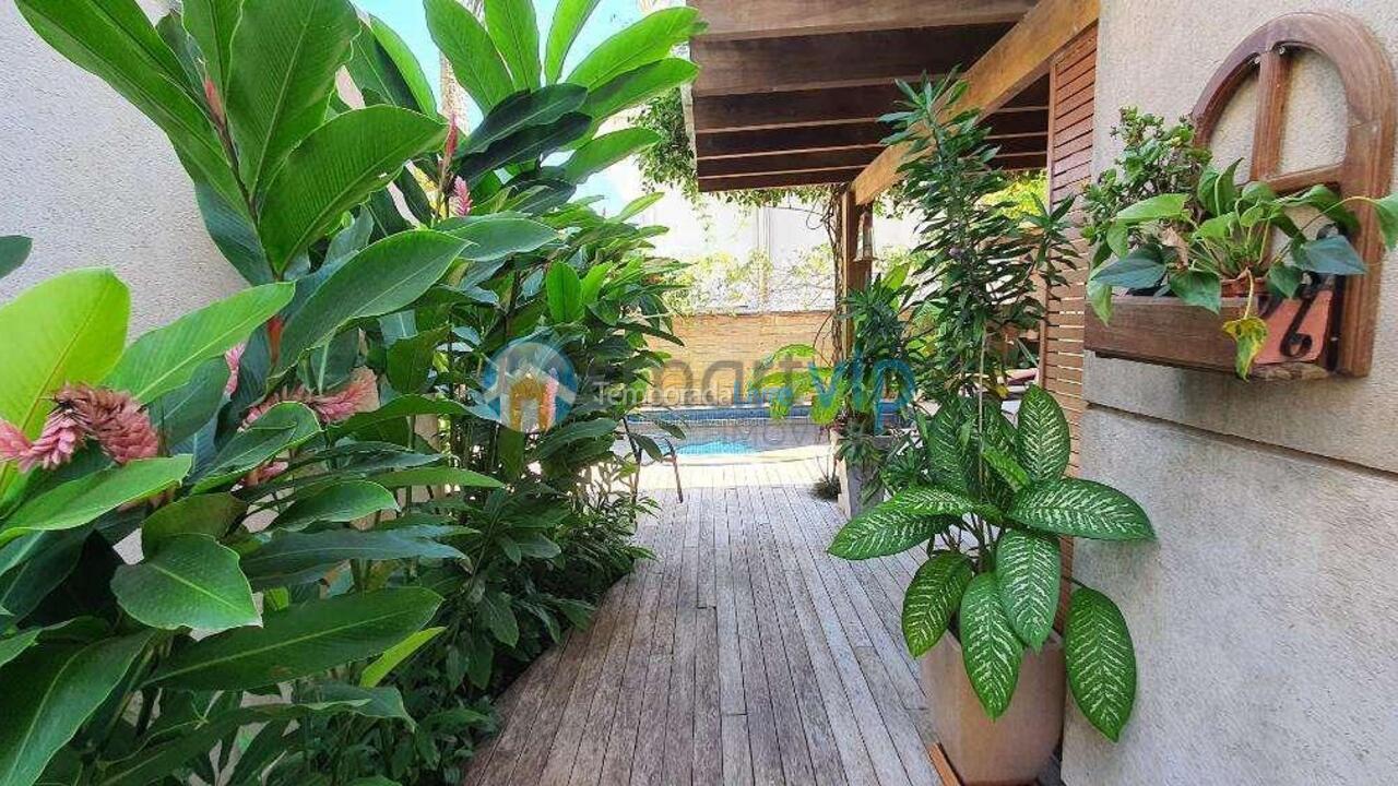 Casa para alquiler de vacaciones em São Sebastião (Praia da Baleia)