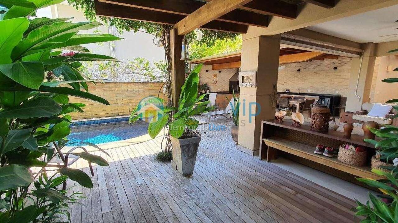 Casa para alquiler de vacaciones em São Sebastião (Praia da Baleia)