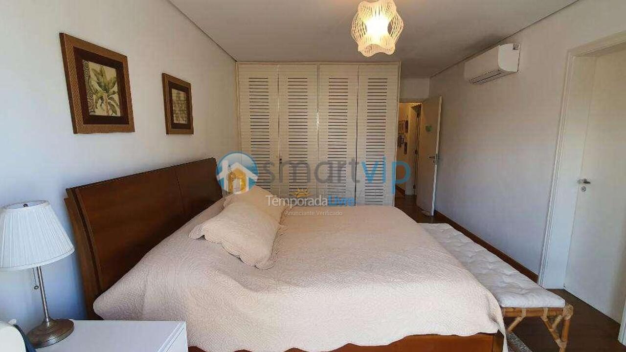 Casa para alquiler de vacaciones em São Sebastião (Praia da Baleia)