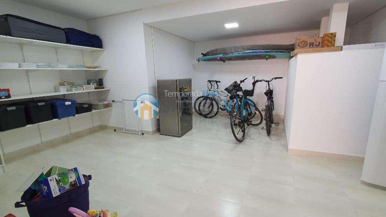 Casa para alquiler de vacaciones em São Sebastião (Praia da Baleia)