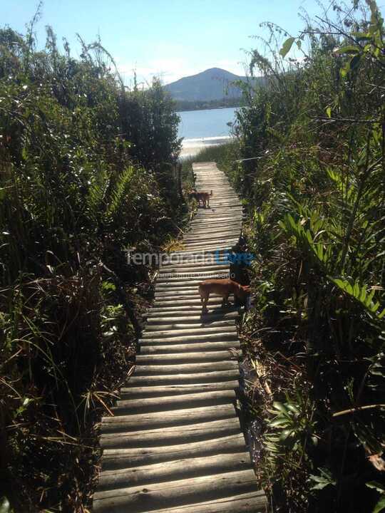 Casa para alquiler de vacaciones em Imbituba (Praia do Rosa)