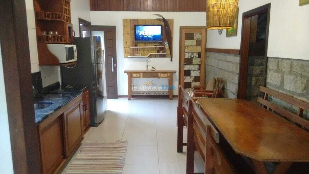 Casa para alquiler de vacaciones em Imbituba (Praia do Rosa)