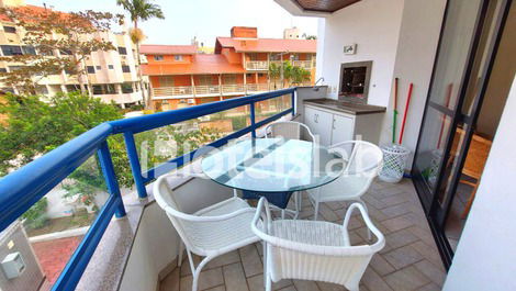 Hermoso apartamento de 2 recámaras en condominio frente al mar!