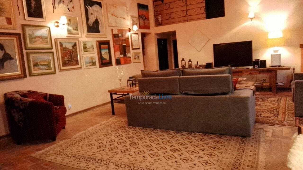 Apartamento para alquiler de vacaciones em Campos do Jordão (Descansopolis)