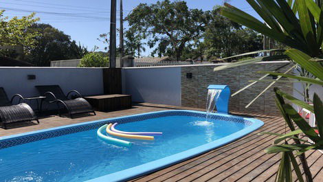 Casa com Piscina em Zimbros/ Bombinhas