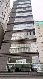 Apartamento con 03 suites