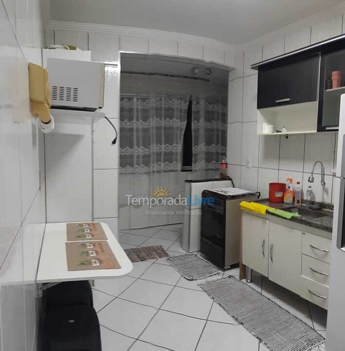 Apartamento para aluguel de temporada em Praia Grande (Praia do Caiçara)