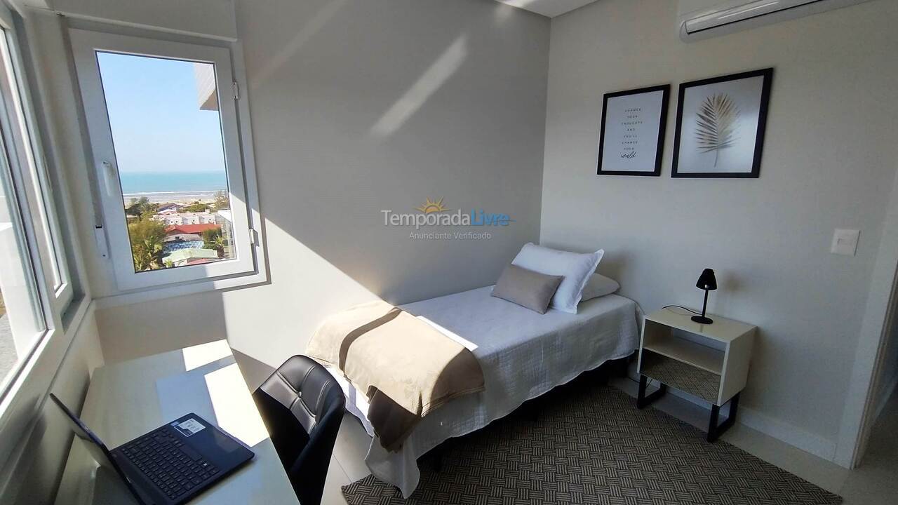 Apartamento para aluguel de temporada em Arroio do Sal (Praia Jardim Raiante)