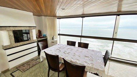 Ed. Beach Tower: 3 suites // frente al mar // barbacoa