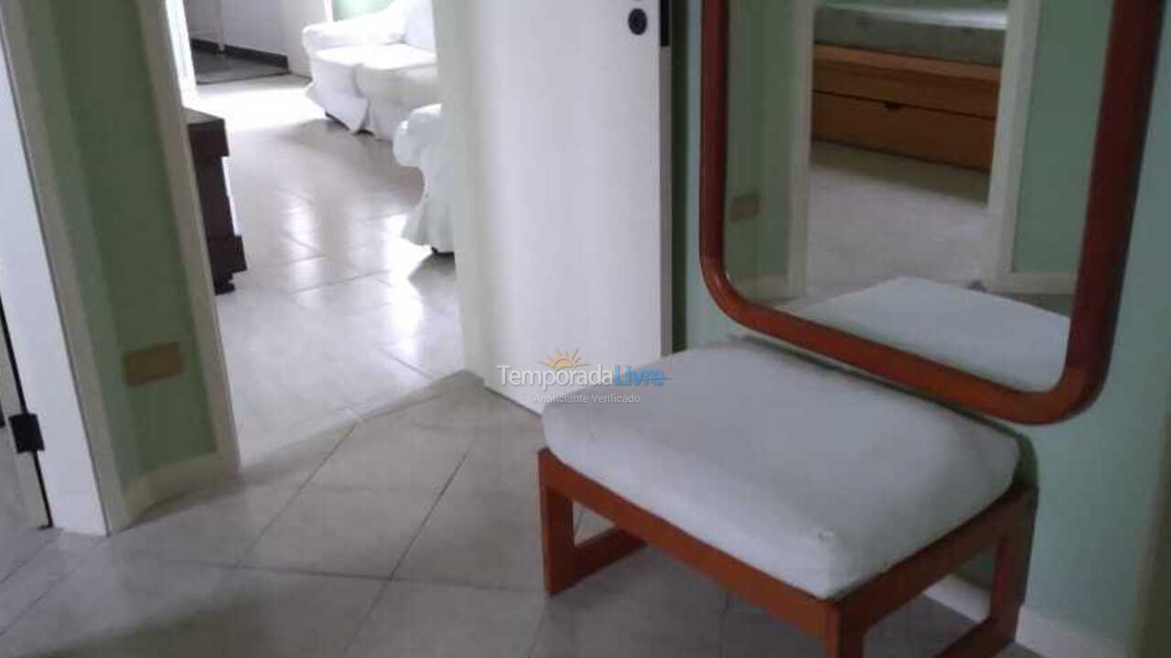 Apartamento para aluguel de temporada em Guarujá (Pitangueiras)