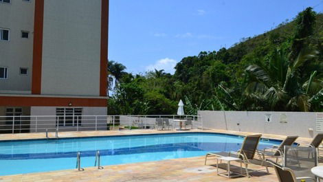 Piscina fria de adulto de 9 x 20 mts