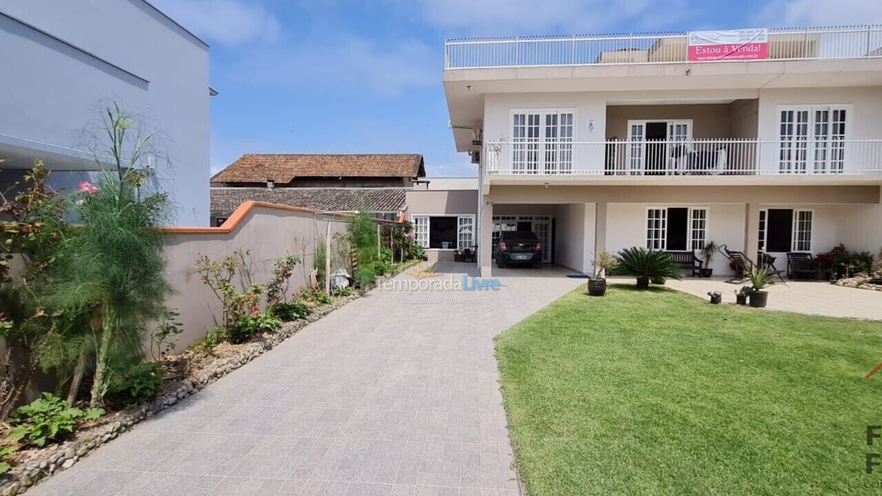 Casa para alquiler de vacaciones em São Francisco do Sul (Ubatuba)