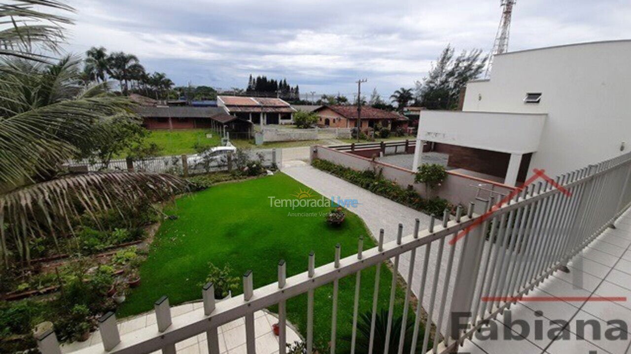 Casa para alquiler de vacaciones em São Francisco do Sul (Ubatuba)