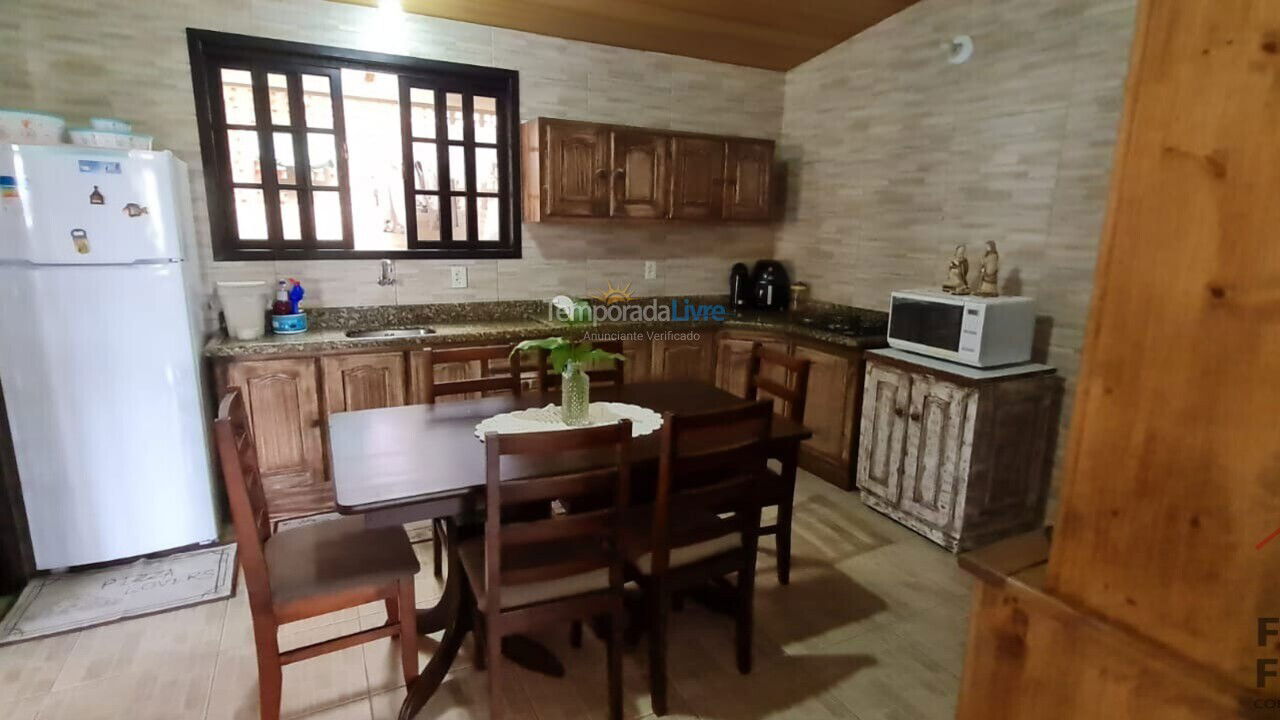 Casa para aluguel de temporada em São Francisco do Sul (Ubatuba)