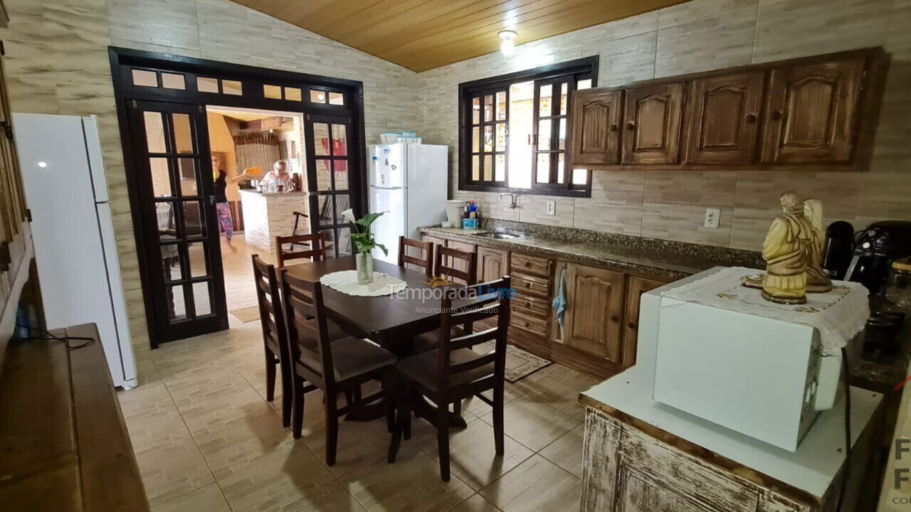 Casa para alquiler de vacaciones em São Francisco do Sul (Ubatuba)