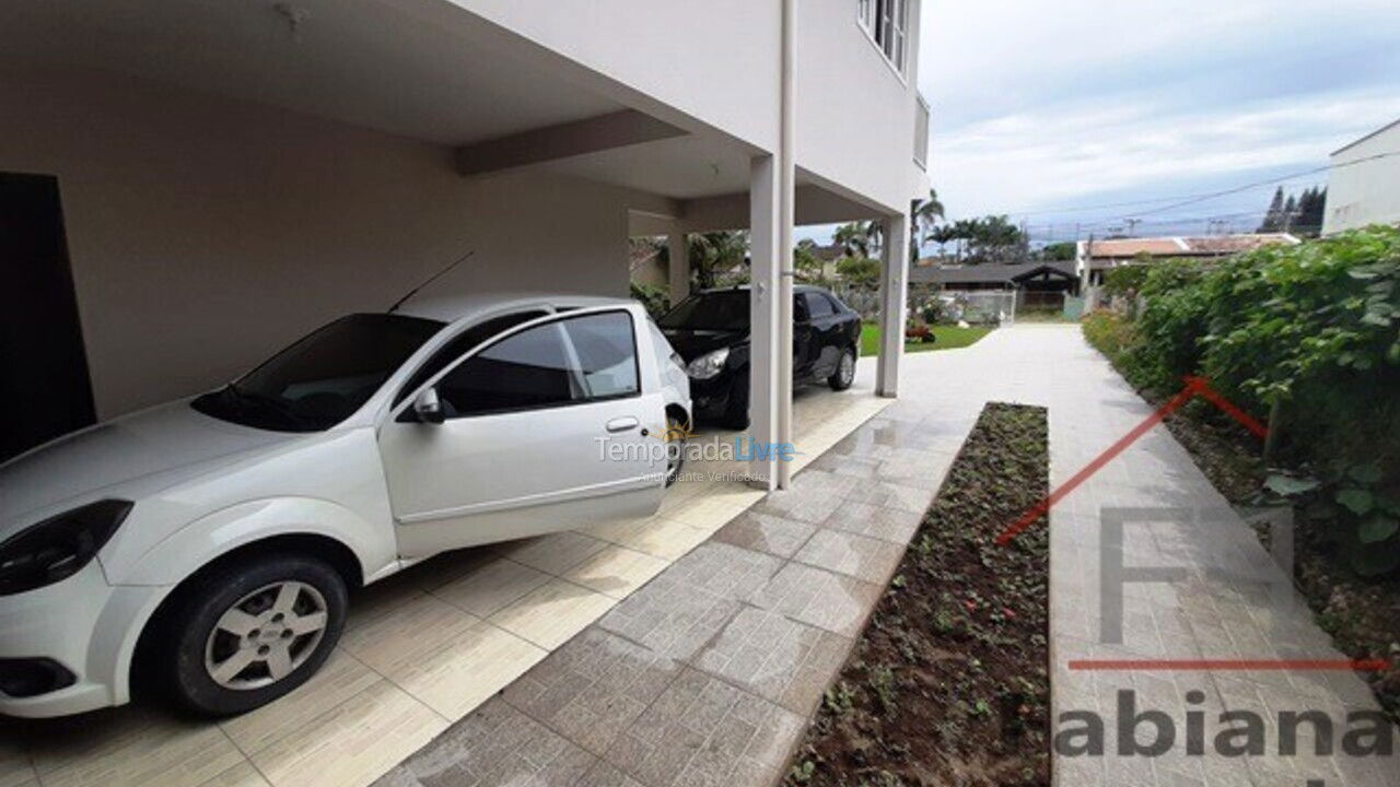 Casa para aluguel de temporada em São Francisco do Sul (Ubatuba)