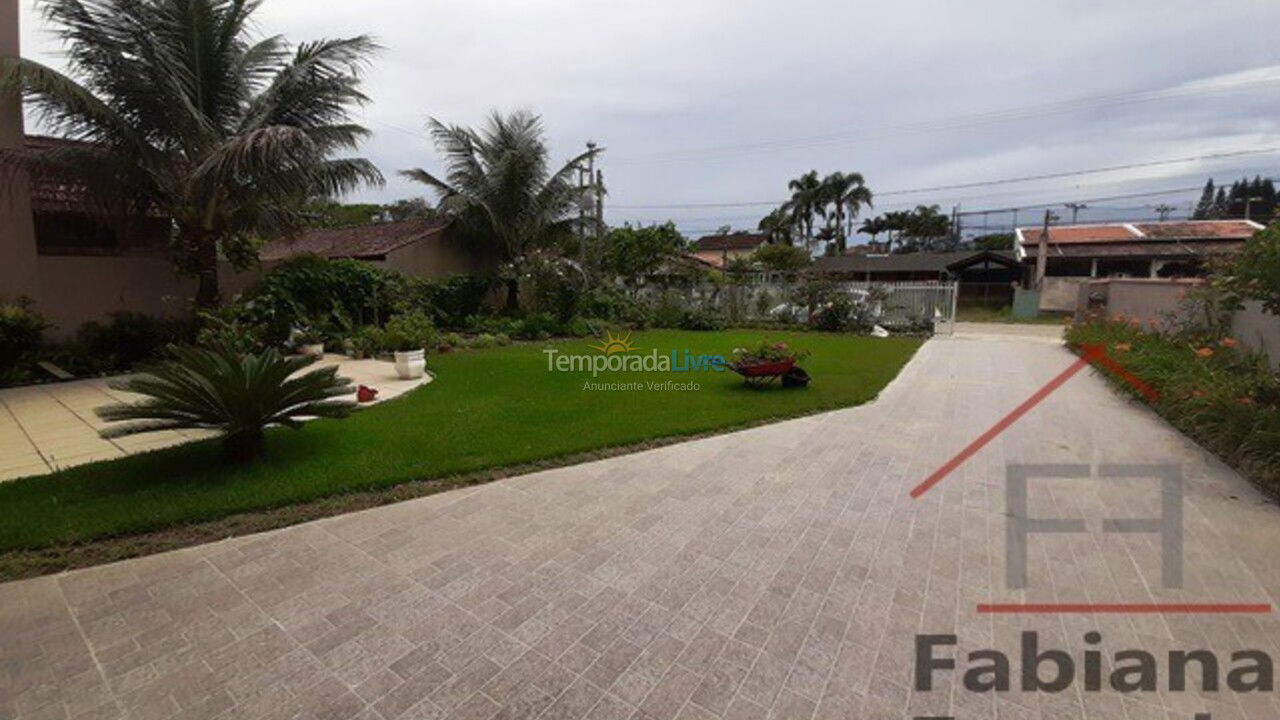 Casa para aluguel de temporada em São Francisco do Sul (Ubatuba)